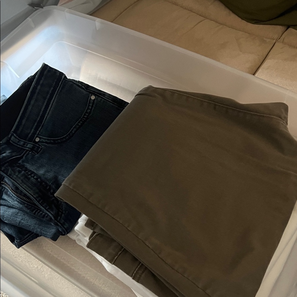 Box of great items brand New Clothing Jewelry, - Picture 12 of 12